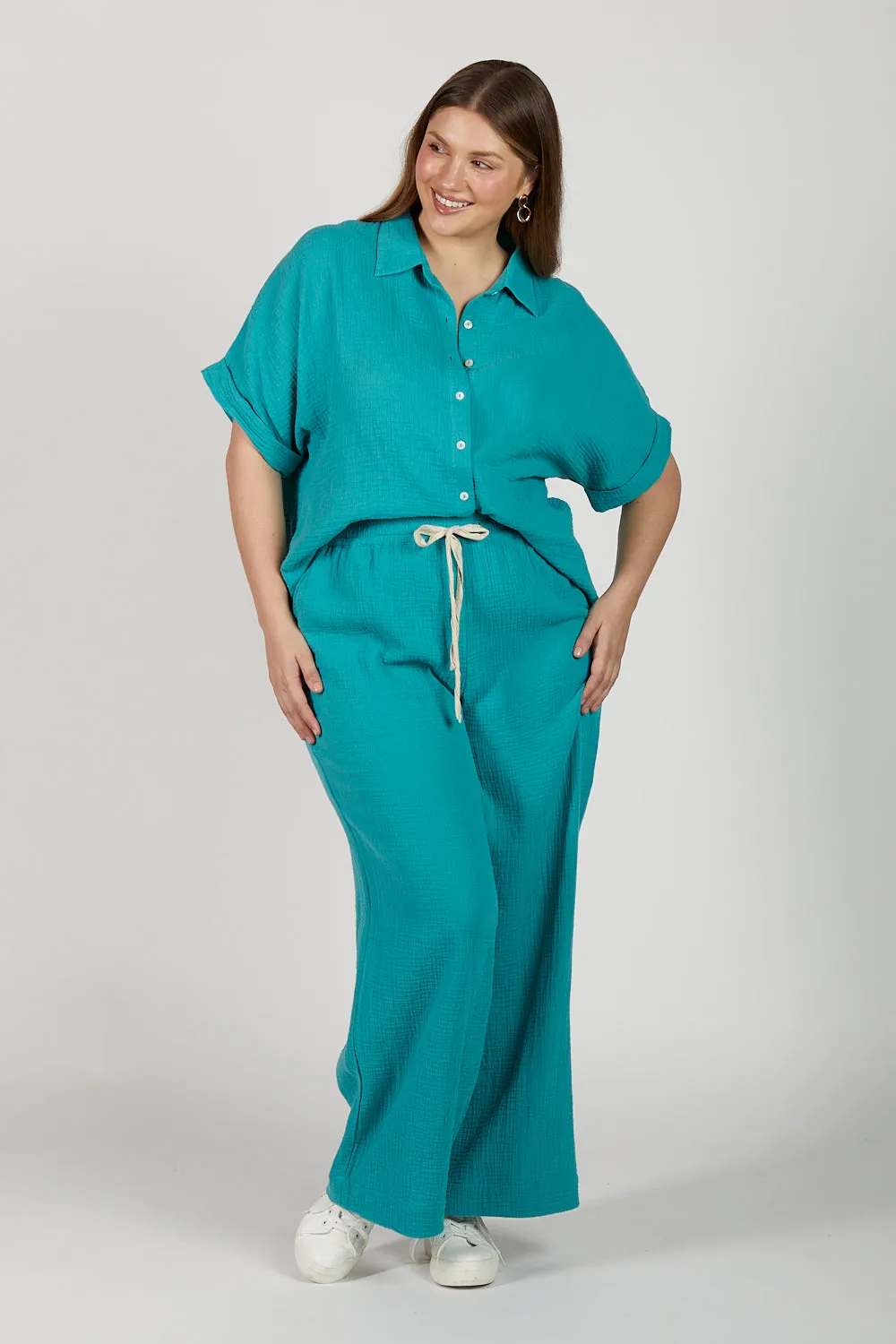 Breezy Crinkle Cotton Relaxed Pant in Peacock Parade