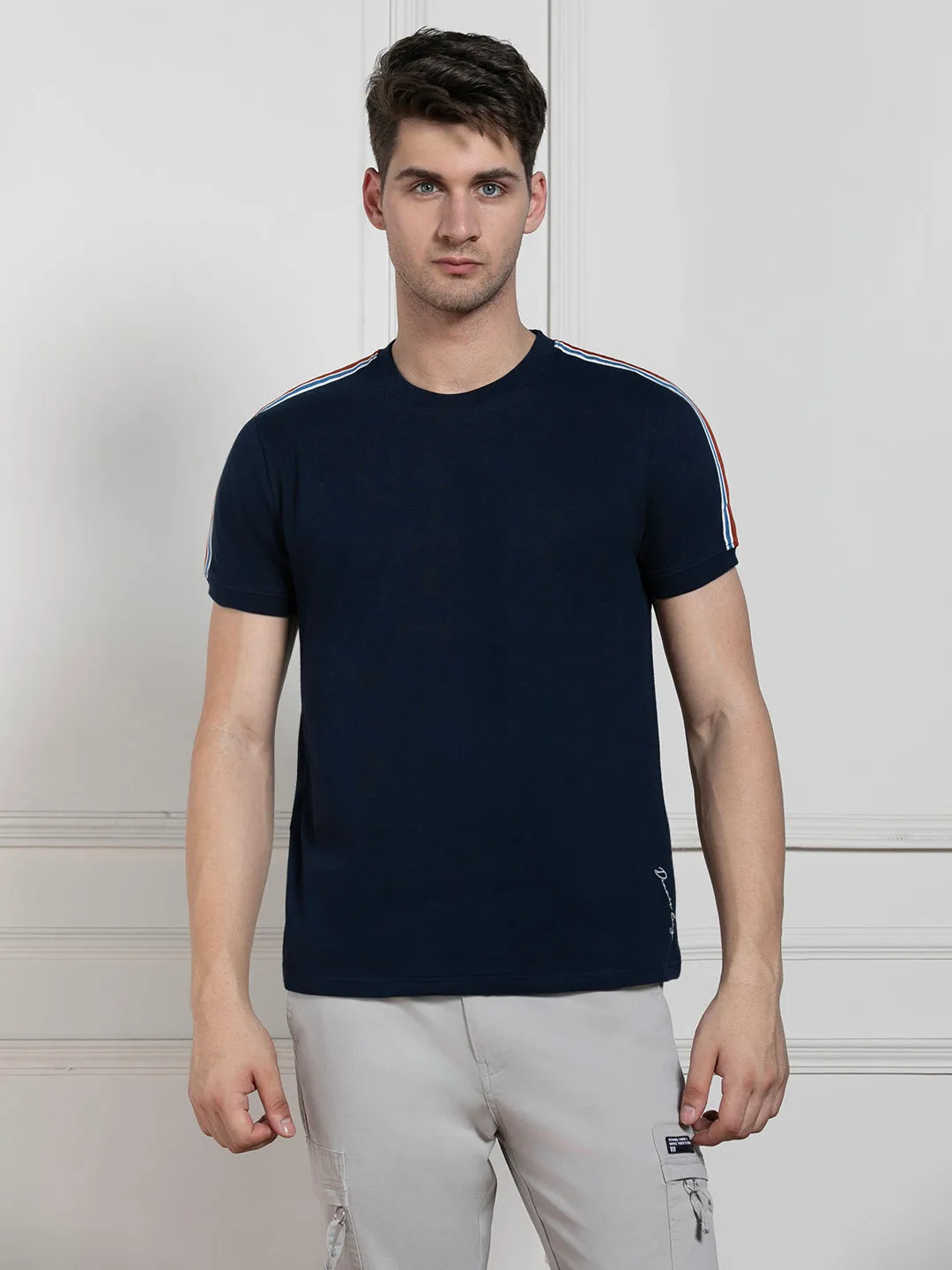 Men's Navy Round Neck Solid Regular Fit T-Shirt