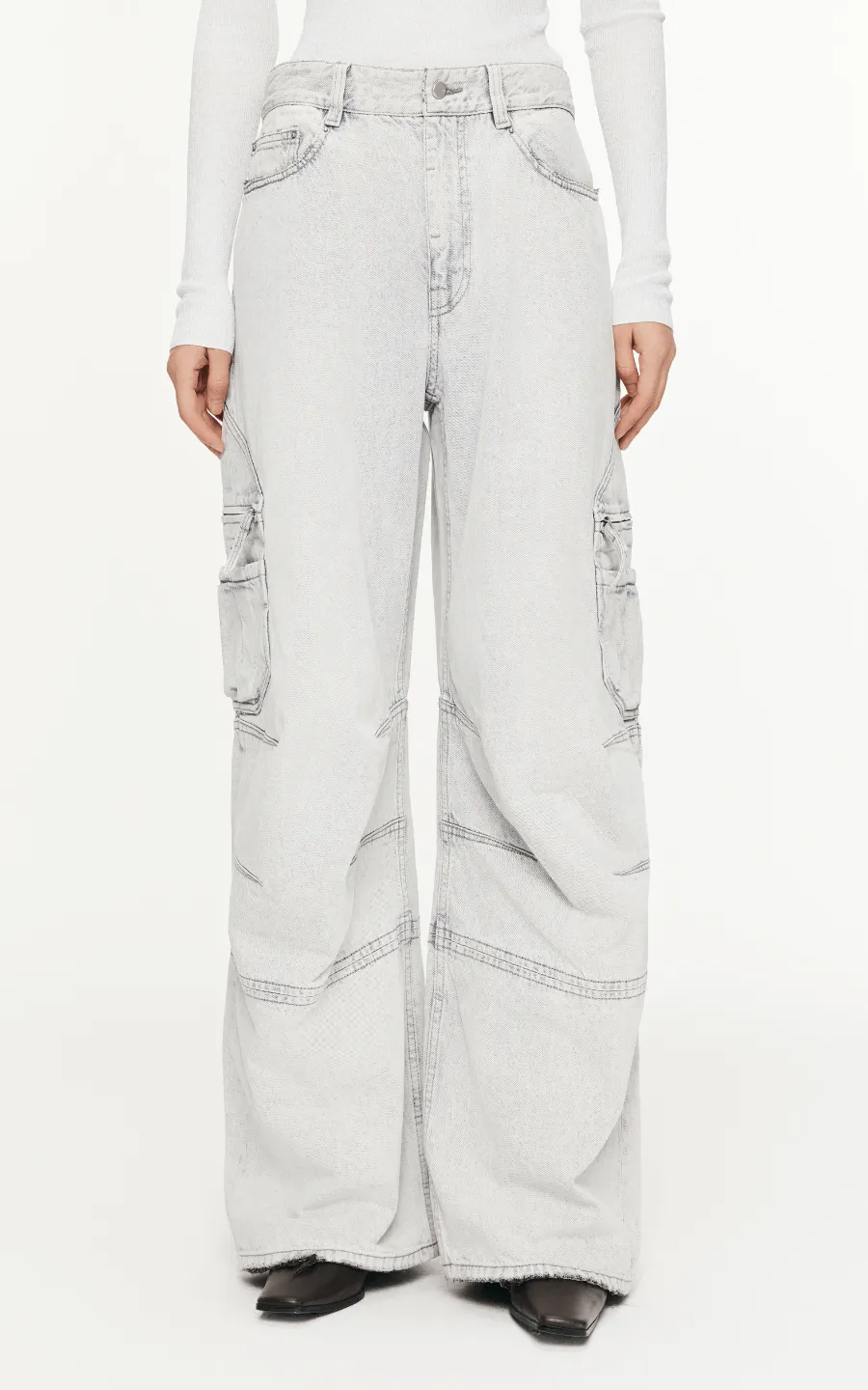 Pants / JNBY Relaxed Extra Long Cargo Jeans